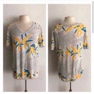 CLOSET CLOSING! FIRM$ Zara floral linen tee